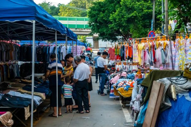 地?cái)傄路? alt=